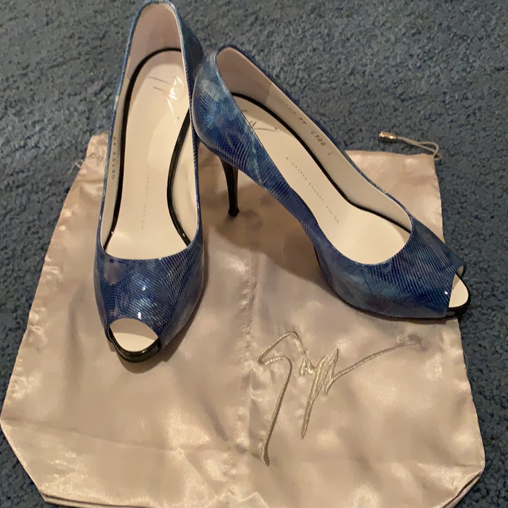 Giuseppe Zanotti Blue Peep Toe Heels
